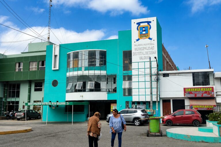 Deán Valdivia: 11 de 13 proyectos municipales paralizados evidencian una gestión crítica