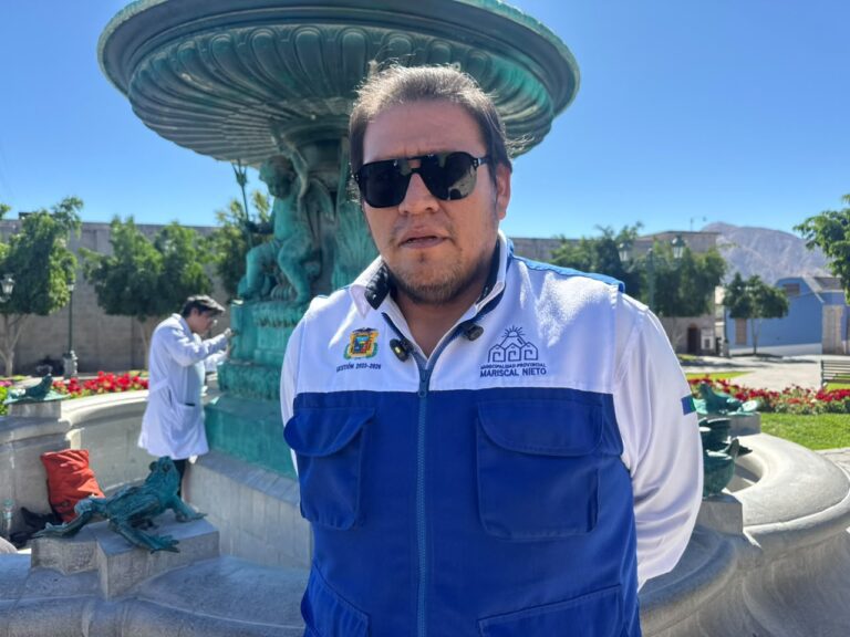 Especialistas inician estudios para restaurar la histórica pileta de la Plaza de Armas de Moquegua