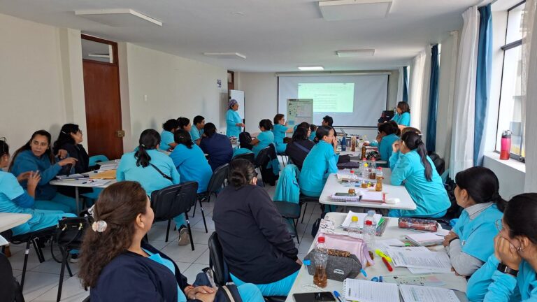 Red de Salud Ilo actualiza aplicación de la Norma Técnica CRED en atención infantil