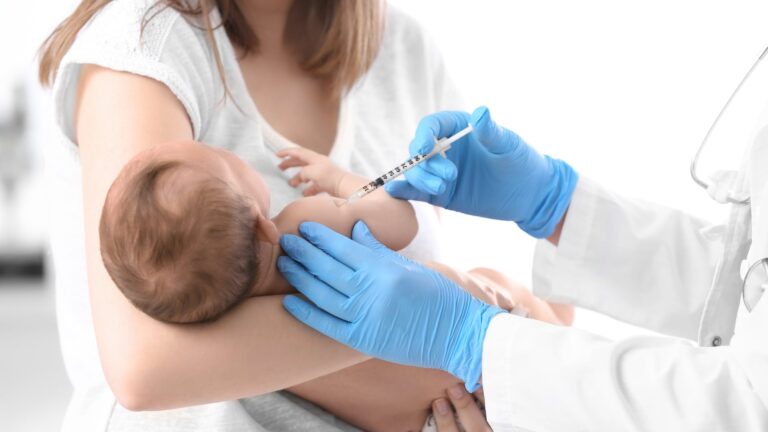 Vacunas en los primeros años de vida, protección para el futuro de los niños