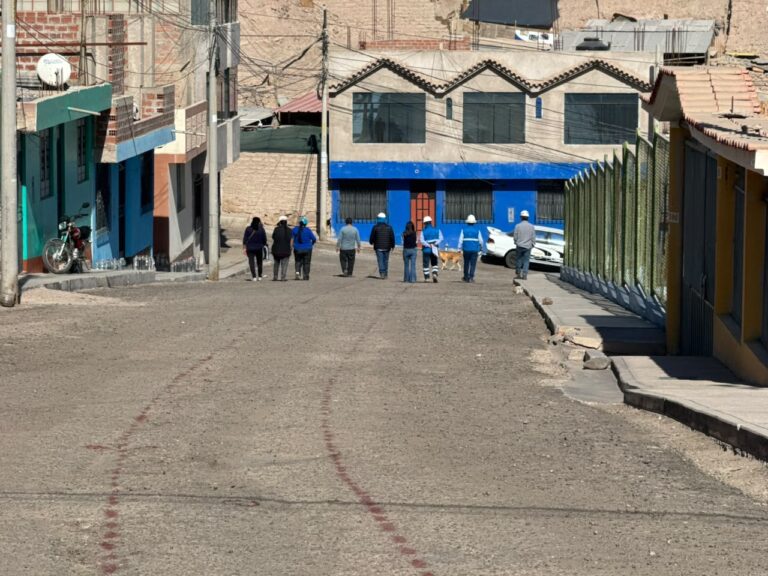 Vecinos del sector El Siglo cuestionan ejecución de obra de saneamiento por falta de información y garantías
