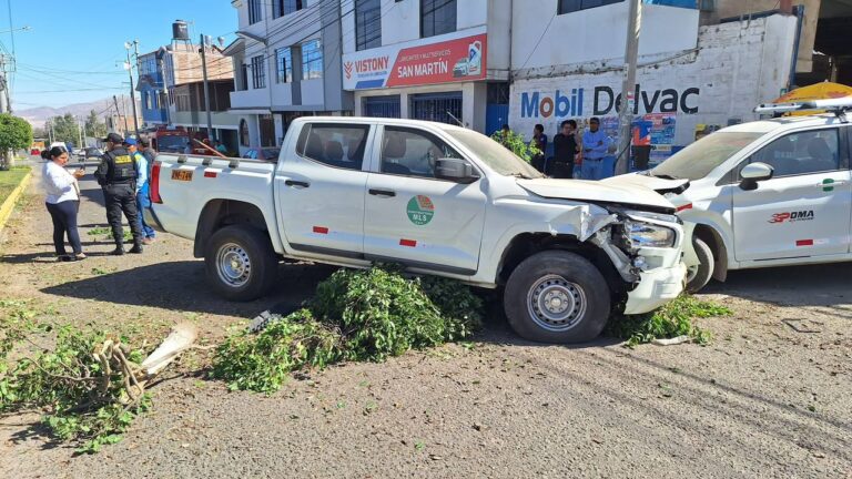 Conductor huyó tras provocar violento choque en Samegua que pudo terminar en tragedia
