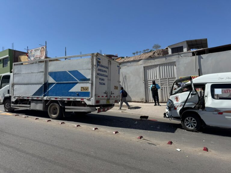 Choque por alcance entre combi y camión de carga deja varios heridos en San Francisco