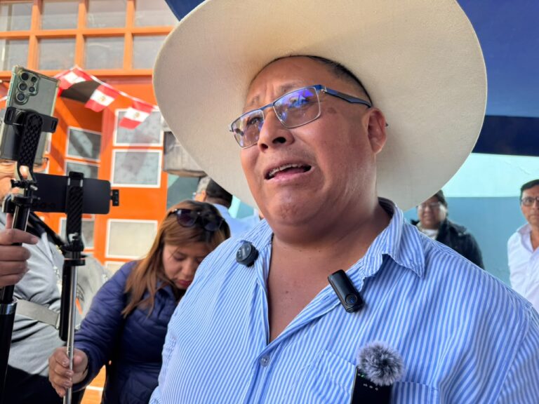 Elvis Córdova recurre a expresión sexista para responder por propaganda en vivero municipal