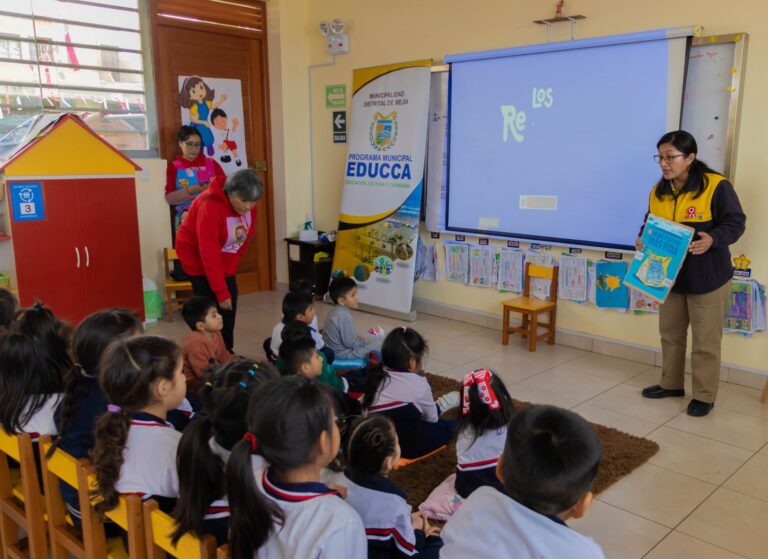 Escolares de Mejía aprenden a reducir el uso de plásticos