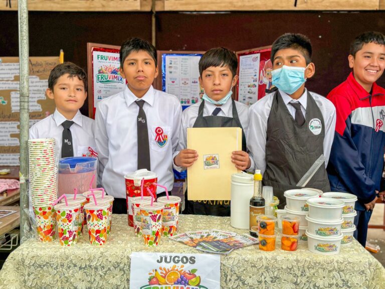 Premian mejores proyectos de la III Feria Escolar “Ponte en Modo Emprendedor”