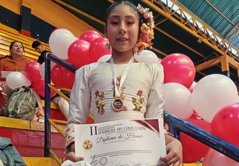 Bailarina moqueguana gana primer lugar en certamen internacional de marinera en Bolivia