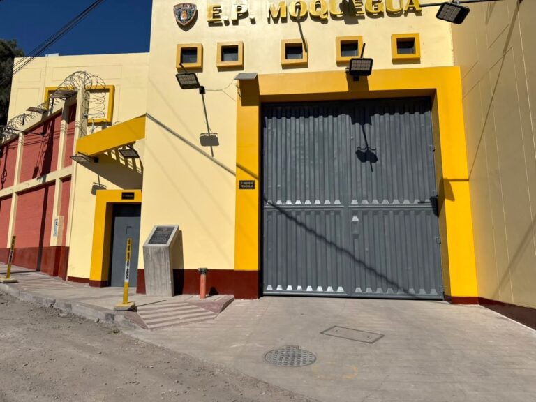 Frustran ingreso de droga oculta en tubos de pasta dental al penal de Samegua