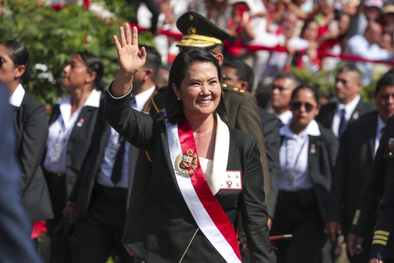 Keiko Fujimori encabezó la Gran Parada Militar por Fiestas Patrias