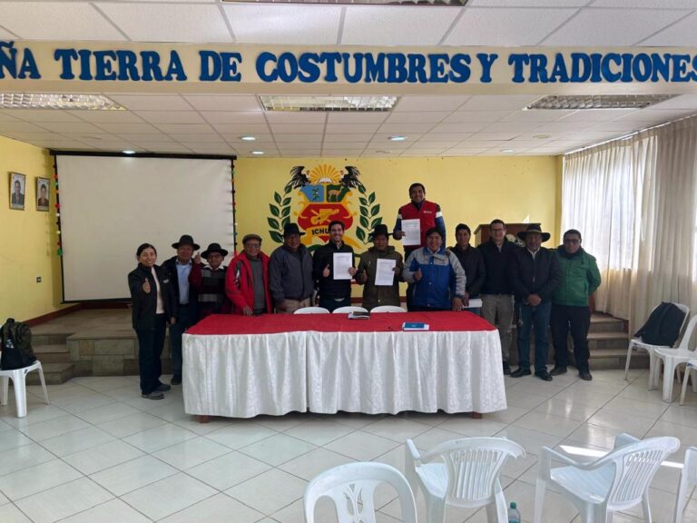 Trinquetes Políticos: Ichuña, minera se metió una mano al bolsillo