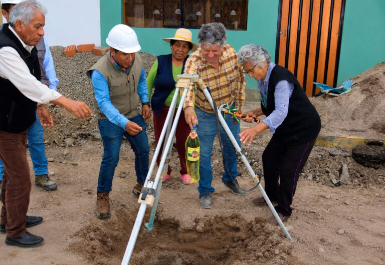 Inician renovación de calles en Punta de Bombón