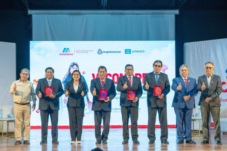 Moquegua reconoce a docentes por resultados destacados en la ENLA 2025