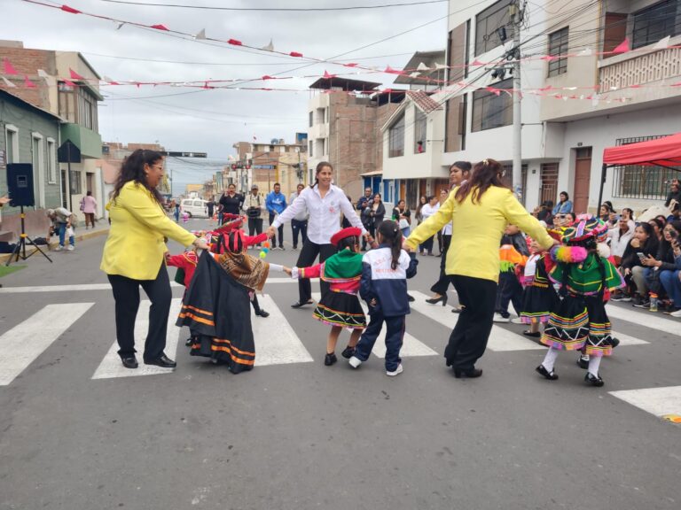 Niños del jardín Núcleo celebran al Perú con danzas típicas