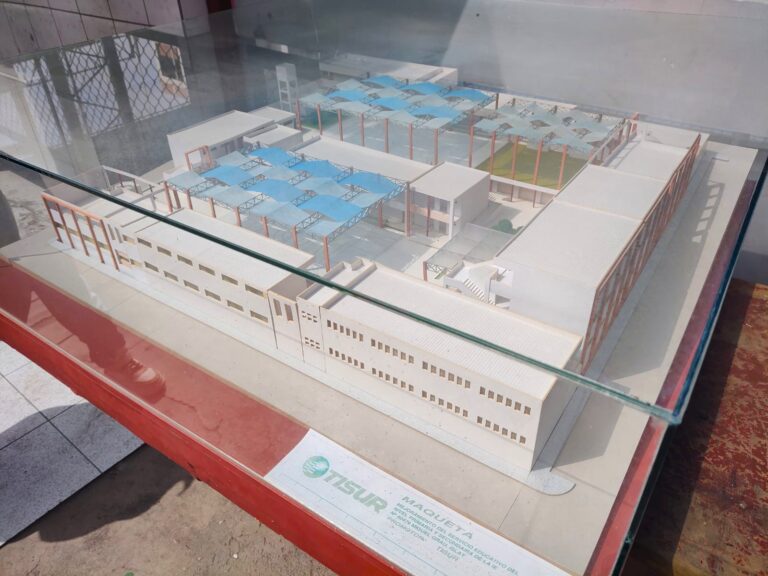 Oficializan proyecto de mejoramiento del colegio Miguel Grau de Matarani