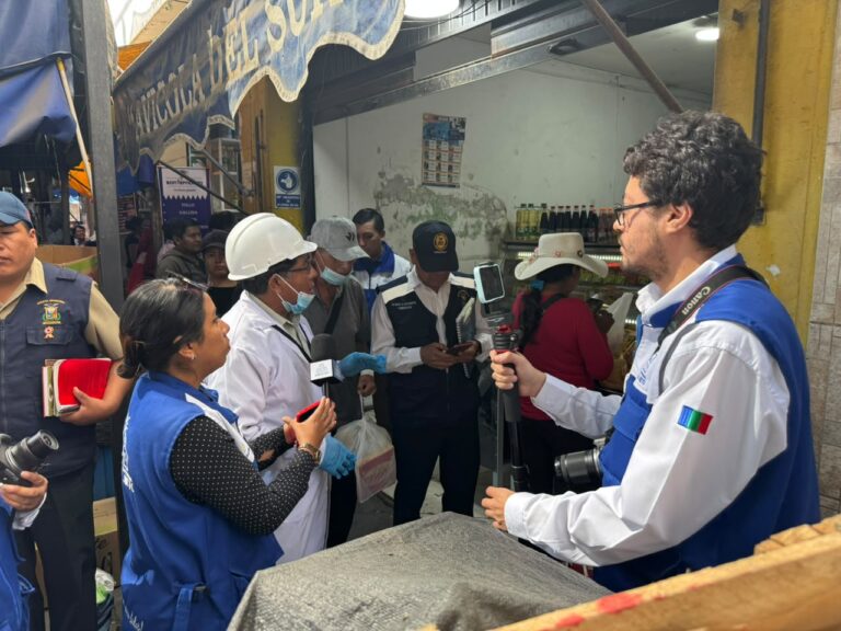 Fiscalizan condiciones sanitarias en puestos de comida del Mercado Central