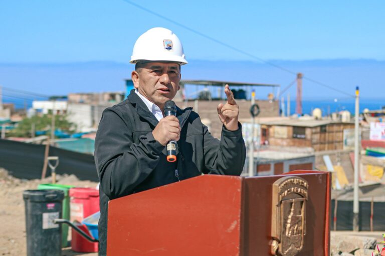 Alcalde de Islay-Matarani proyecta movimiento económico con nueva piscina
