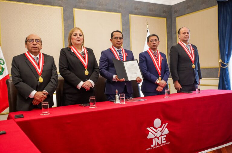 JNE proclama oficialmente a Keiko Fujimori como presidenta