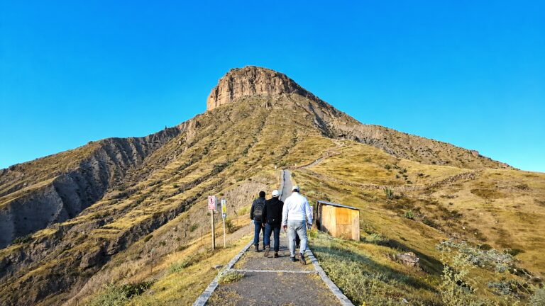 Cerro Baúl: Contraloría advierte vacíos en concreto, eflorescencias y demora en coberturas