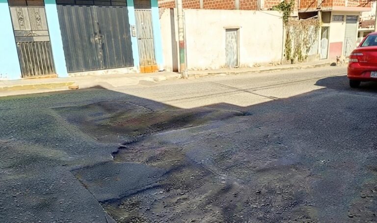 Pista deteriorada en San Francisco genera reclamos de vecinos