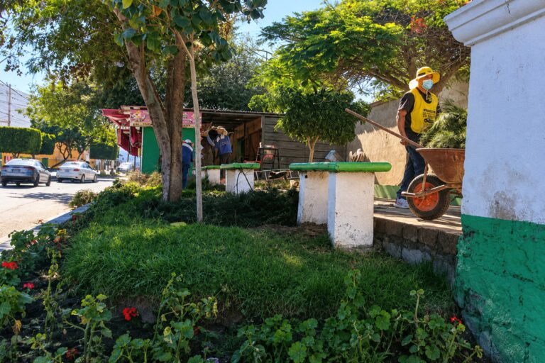 Sentenciados cumplen trabajo comunitario con campaña de limpieza en Moquegua