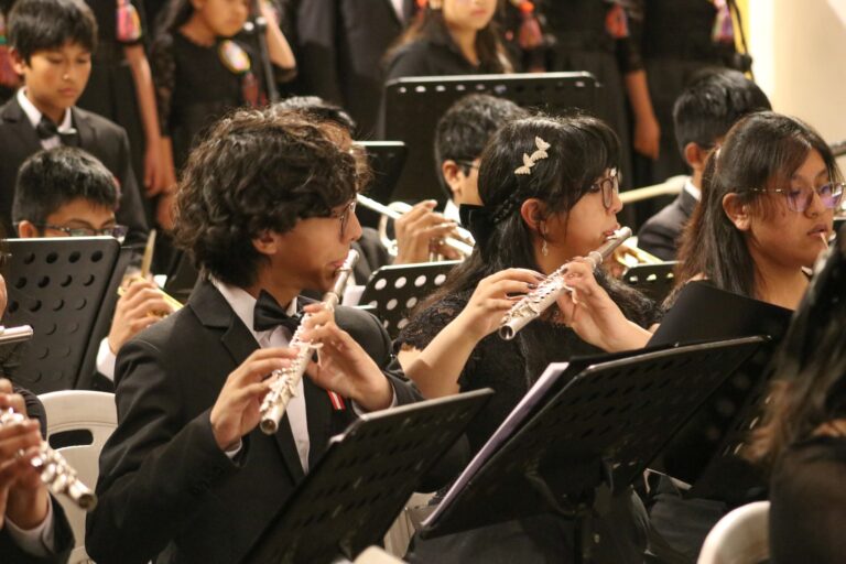 Niños y jóvenes arequipeños ofrecieron concierto por los 15 años de Sinfonía por el Perú
