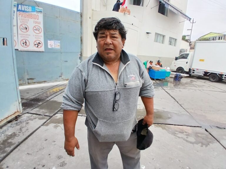 Pescadores culpan a intermediarios por bajo precio de la pota en Ilo