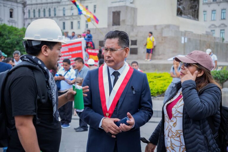 Trinquetes Político: Vergüenza ajena por representantes