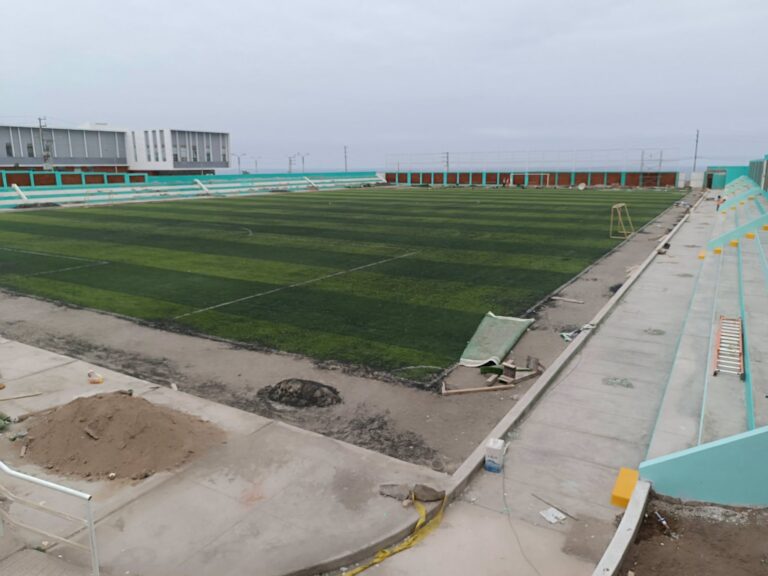 Campo deportivo de César Vallejo alcanza 23% de avance
