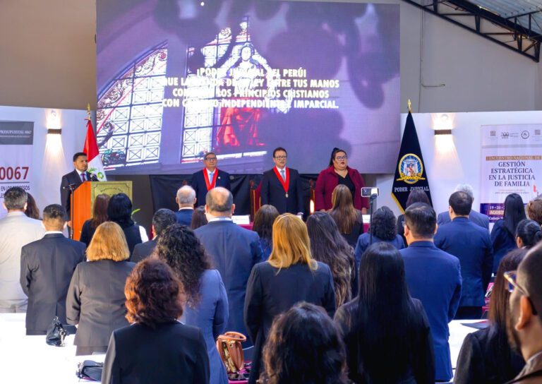 Corte de Moquegua fortalece gestión de justicia de familia en encuentro nacional