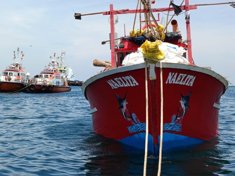 Pescador peruano resulta herido tras ser mordido por tiburón en aguas chilenas