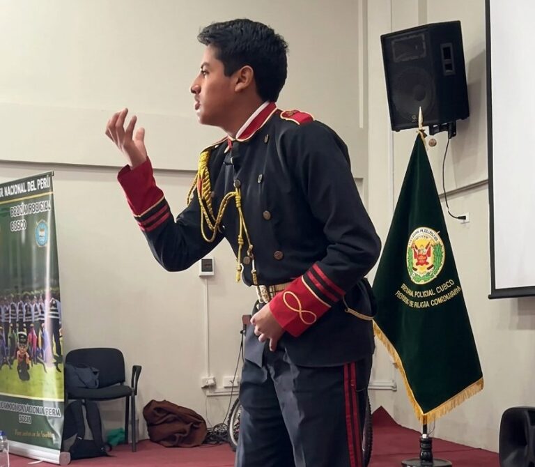 Comisaría de Mollendo organiza concurso de poesía para escolares por Santa Rosa 