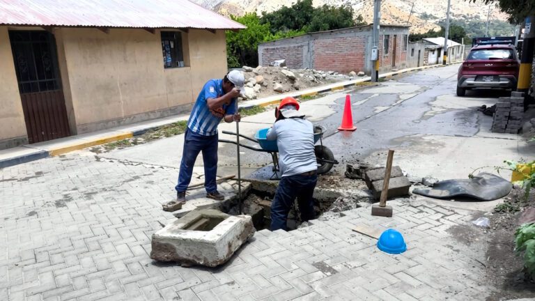 Contraloría advierte irregularidades en mantenimiento vial de Coalaque