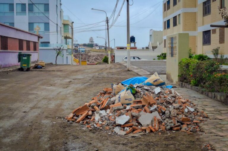 Mejía: multas de hasta S/ 5500 por dejar desmonte en vías públicas