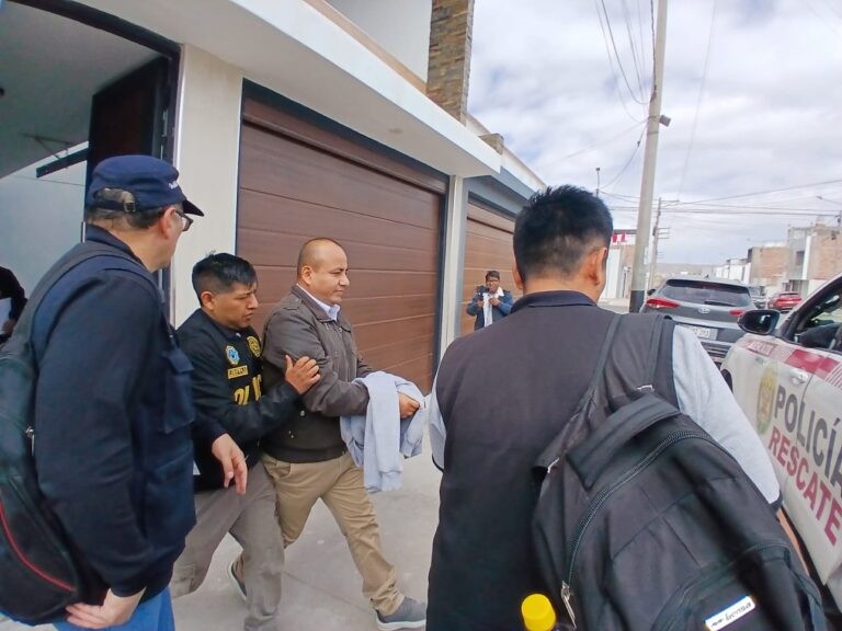 Director del Hospital EsSalud Ilo cae por presunto cobro para entregar plaza laboral