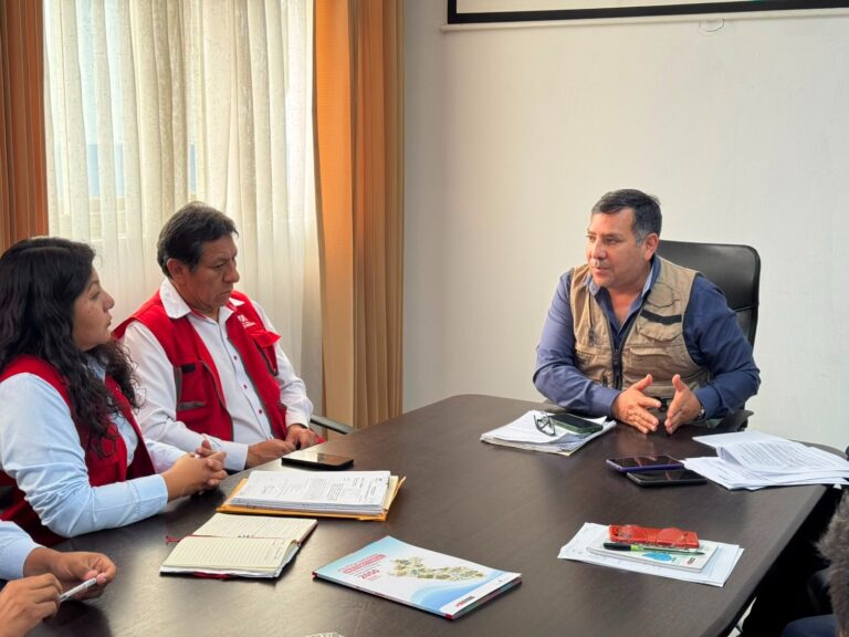 EPS Ilo y GORE Moquegua coordinan acciones para garantizar servicios básicos en el Desembarcadero Pesquero Artesanal