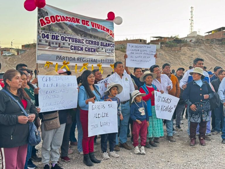 Más de 470 familias reciben títulos de propiedad y documentos para formalización en Chen Chen