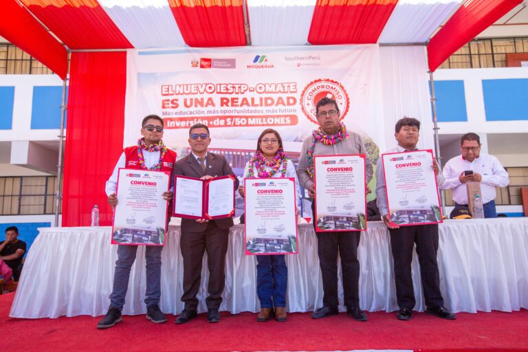 Gobernadora entrega convenio para hacer realidad el nuevo IESTP Omate con inversión de S/ 50 millones