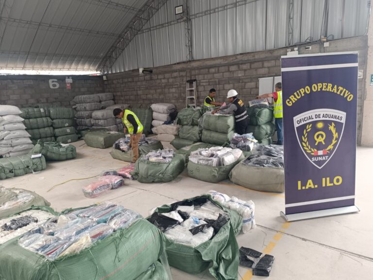 Incautan cargamento de ropa valorizado en US$ 650 mil en la Costanera Sur