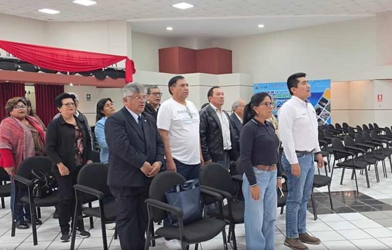 Juramentan a nuevos representantes de la sociedad civil ante el CCLP de Ilo