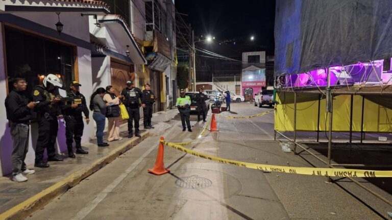 Lanzan bomba lacrimógena durante mitin del candidato Elvis Córdova en Moquegua