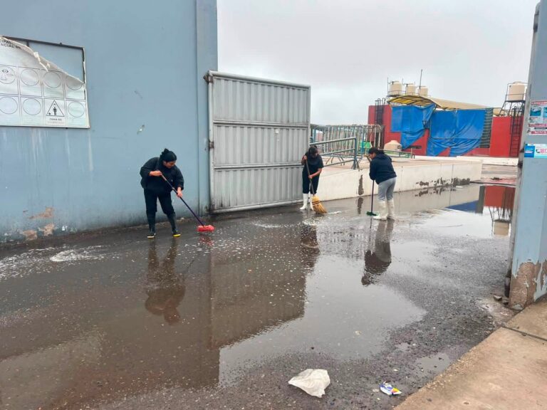Lluvias afectan campo ferial de Ilo y generan acumulación de agua