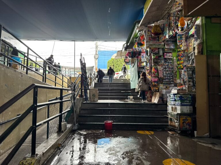 Filtraciones afectan a comerciantes y usuarios del mercado central de Moquegua