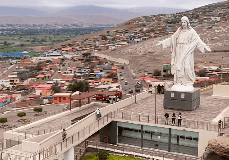 Adolescente es auxiliada tras presunta caída desde el mirador de Alto La Punta