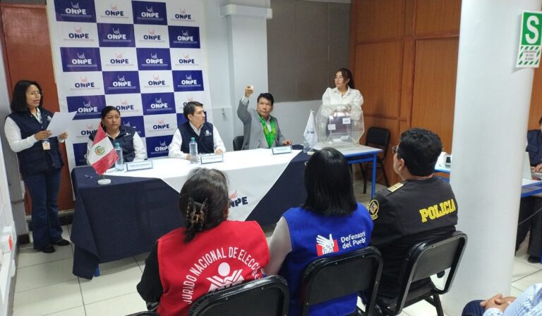 ODPE Mariscal Nieto sorteó ubicación de dos movimientos regionales en las cédulas de sufragio