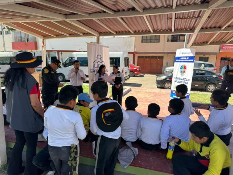 Menores participan en concurso de dibujo por actividades de Santa Rosa de Lima