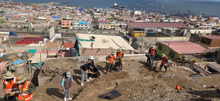 Ejército apoya trabajos de contención en asociación César Vallejo
