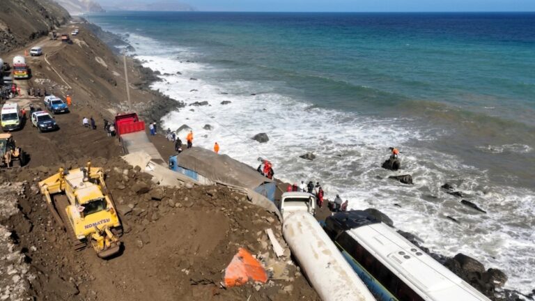Capitanía de Mollendo apoyó puente marítimo durante emergencia