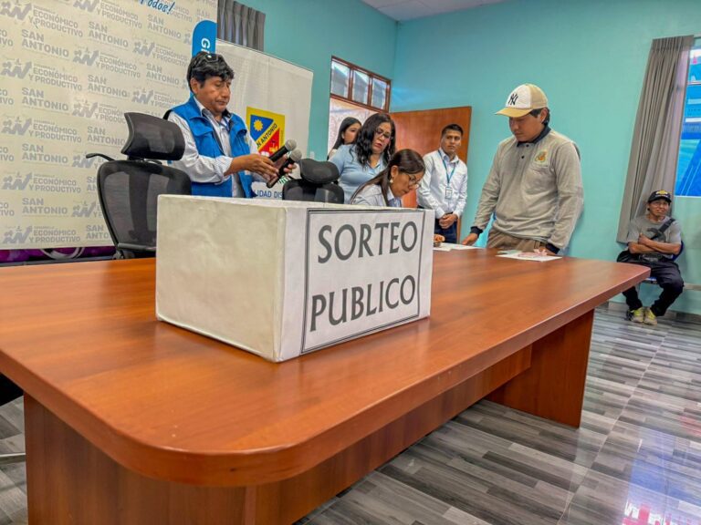 Pobladores acceden a puestos de trabajo mediante sorteo público