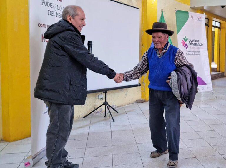 “Abrigo con justicia”: Corte de Moquegua lleva apoyo a adultos mayores y escolares de Chojata