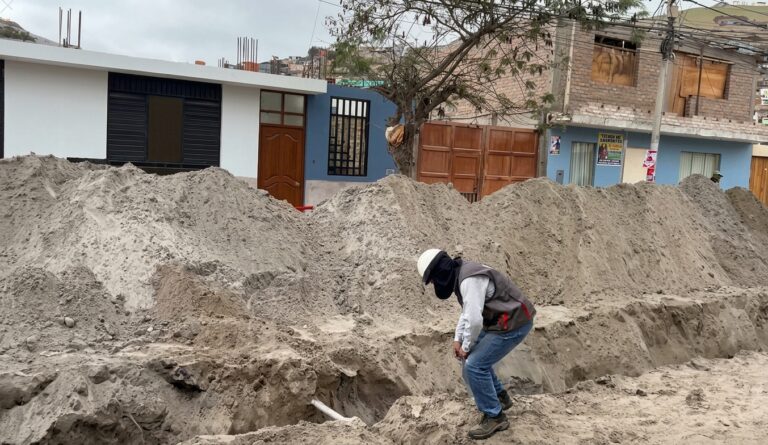Cierran tramo de avenida Independencia por instalación de redes